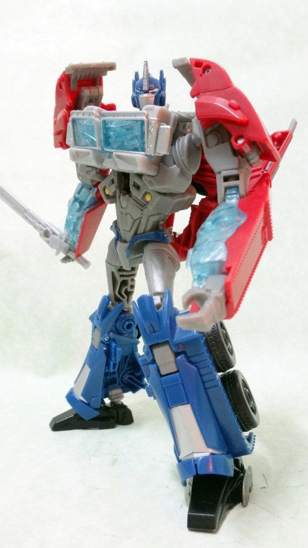 Transformers Prime Optimus Prime Voyager Class  (2 of 15)
